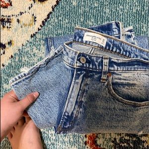 Abercrombie “The Mom” Jeans High Rise